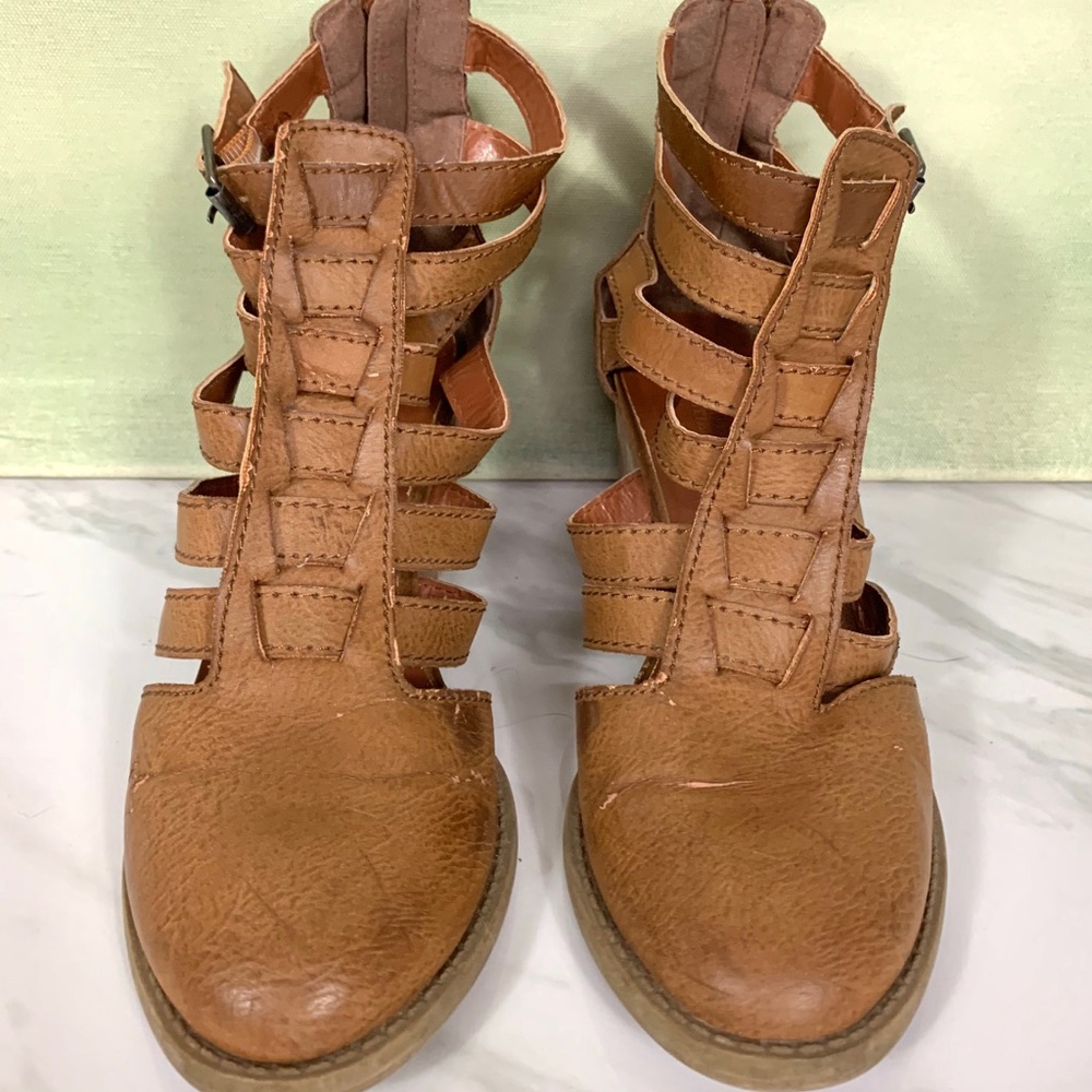 American Eagle Tan Vegan Leather Zip up Heel